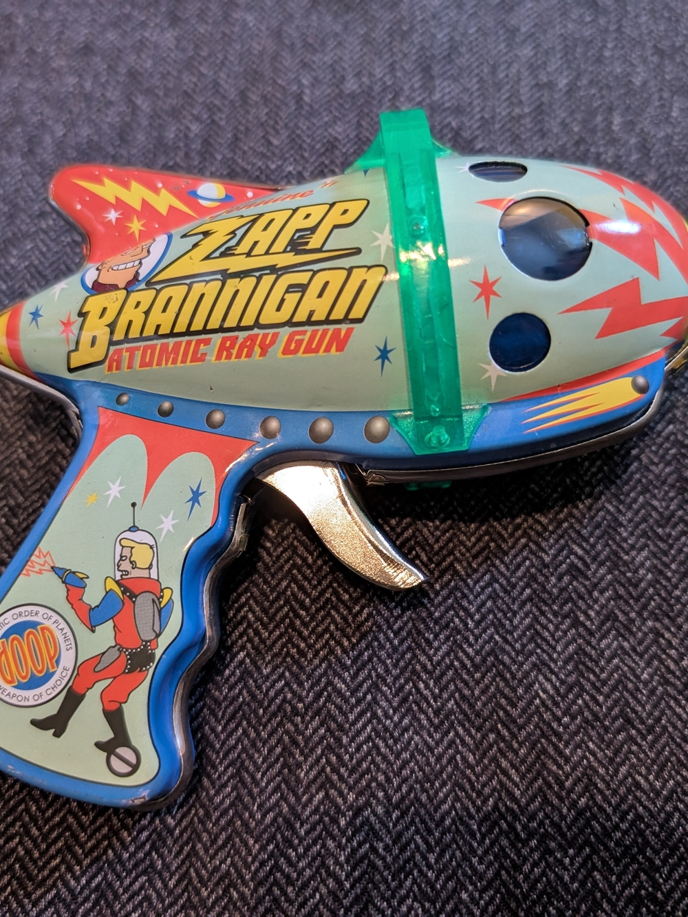 Rocket USA - ZAP BRANIGAN Atomic Ray Gun - 2002 Futurama